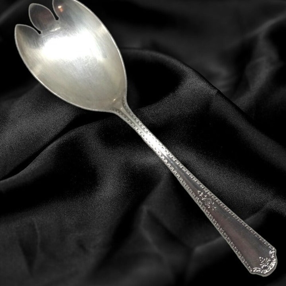 Oneida-WM A Rogers Berkeley Solid Salad Serving Fork-Silverplate-Vintage